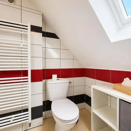 2-bedroom Apartment, 2 Bathrooms, Wifi & Garage * 阿朗松