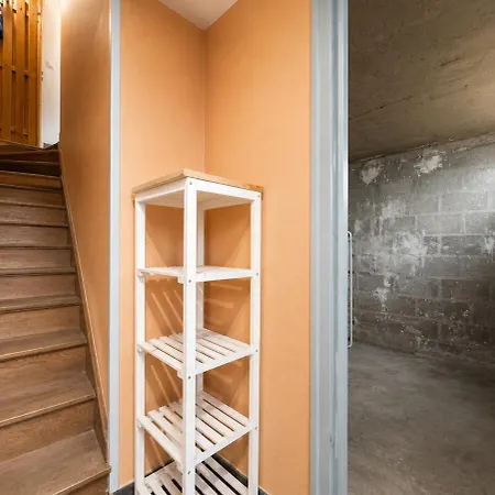 2-bedroom Apartment, 2 Bathrooms, Wifi & Garage * 阿朗松